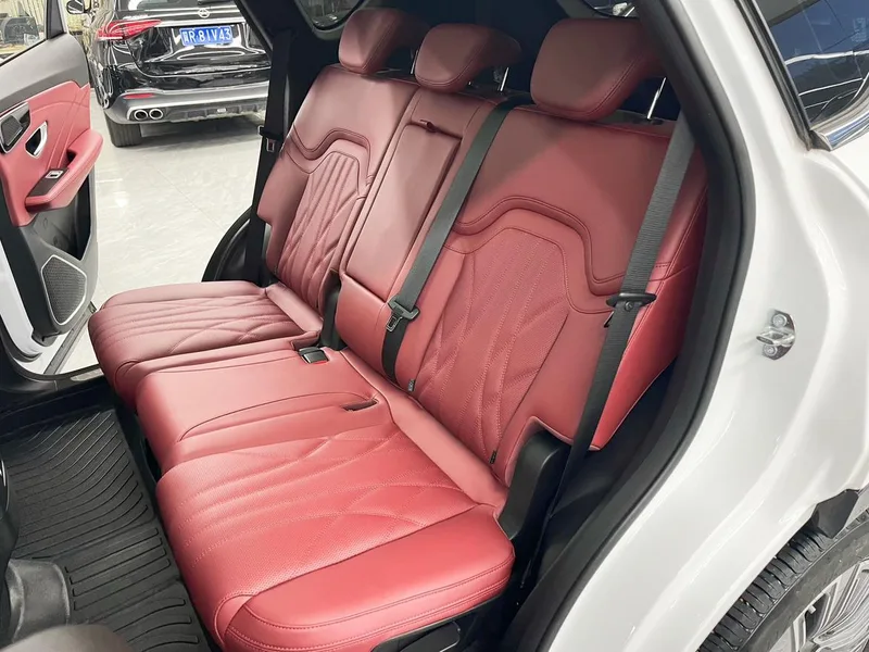 Jetour X70 PLUS 2025 1.5T 7DCT Edición emergente de lujo 7 Asiento interior foto 15