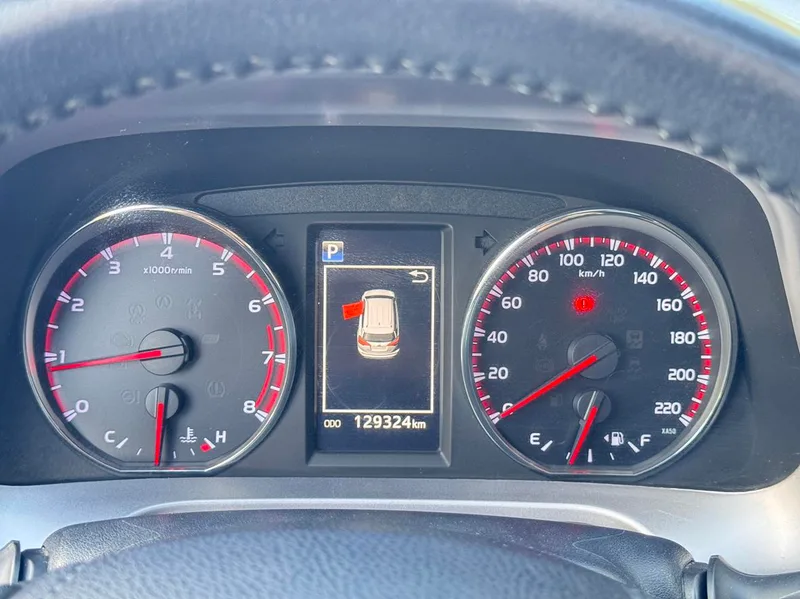 Toyota RAV4 2018 2.5L Élite automatique à quatre roues motrices i Version intérieur photo 12