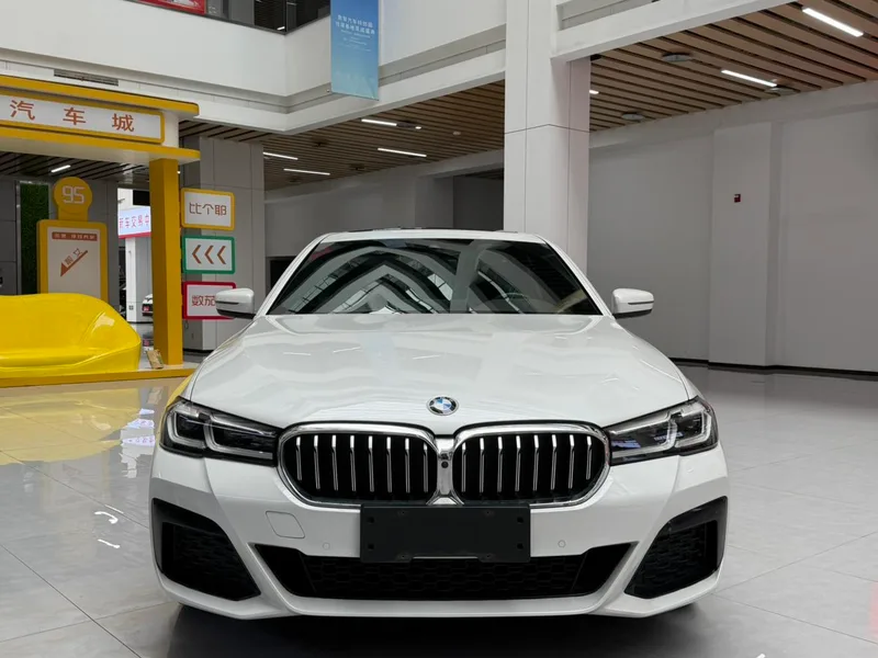 BMW 5 Series 2022 Restyling 530Li Premium Class M Sports suit exterior photo 2 BMW 5 Series 2022 Restyling 530Li Premium Class M Sports suit exterior photo 2