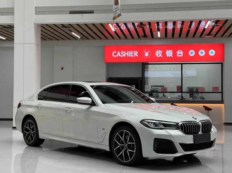 BMW 5 Series 2022 Restyling 530Li Premium Class M Sports suit exterior photo 3 BMW 5 Series 2022 Restyling 530Li Premium Class M Sports suit exterior photo 3
