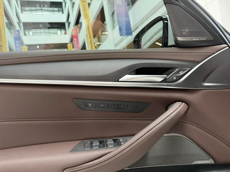 BMW 5 Series 2022 Restyling 530Li Premium Class M Sports suit exterior photo 10 BMW 5 Series 2022 Restyling 530Li Premium Class M Sports suit exterior photo 10