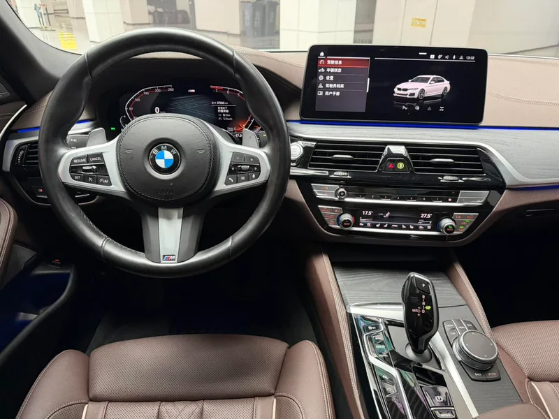 BMW 5 Series 2022 Restyling 530Li Premium Class M Sports suit interior photo 15 BMW 5 Series 2022 Restyling 530Li Premium Class M Sports suit interior photo 15