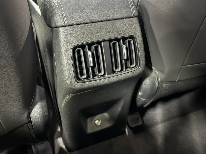 Hyundai ix35 2021 2.0L Automatic two-wheel drive leading version GLS interior photo 16 Hyundai ix35 2021 2.0L Automatic two-wheel drive leading version GLS interior photo 16