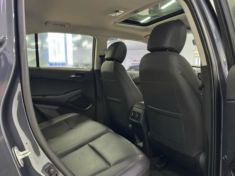 Hyundai ix35 2021 2.0L Automatic two-wheel drive leading version GLS interior photo 19 Hyundai ix35 2021 2.0L Automatic two-wheel drive leading version GLS interior photo 19