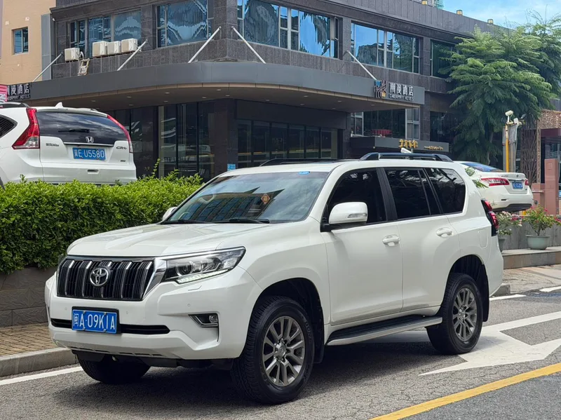 Toyota Prado 2018 3.5L Automático TX-L NAVI Neumo de repuesto trasero exterior foto 1 Toyota Prado 2018 3.5L Automático TX-L NAVI Neumo de repuesto trasero exterior foto 1