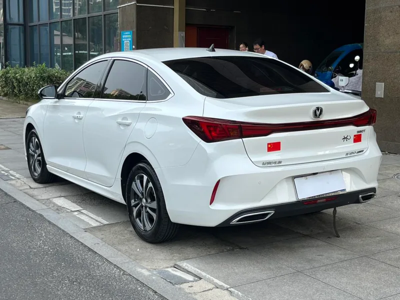 Changan Eado 2024 PLUS 1.4T DCT High-energy version exterior photo 4 Changan Eado 2024 PLUS 1.4T DCT High-energy version exterior photo 4