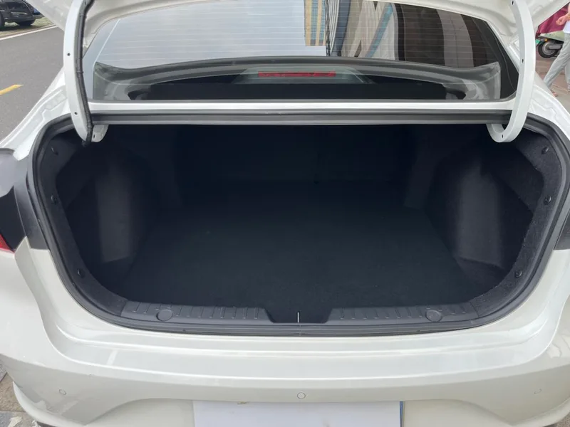 Changan Eado 2024 PLUS 1.4T DCT High-energy version interior photo 11 Changan Eado 2024 PLUS 1.4T DCT High-energy version interior photo 11