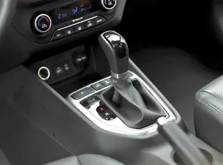 Hyundai ix25 2015 1.6L Tipo inteligente de tracción automática en dos ruedas GLS interior foto 7