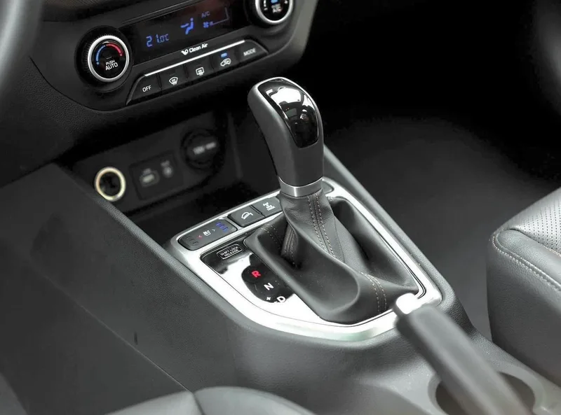 Hyundai ix25 2015 1.6L Tipo inteligente de tracción automática en dos ruedas GLS interior foto 7