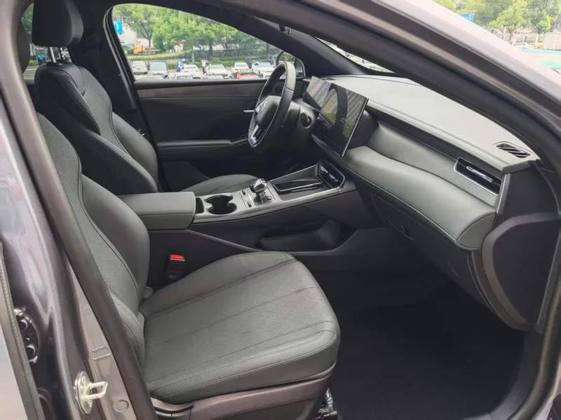 BYD Qin PLUS 2025 Smart Driving Version 510KM Leading Type exterior photo 7 BYD Qin PLUS 2025 Smart Driving Version 510KM Leading Type exterior photo 7