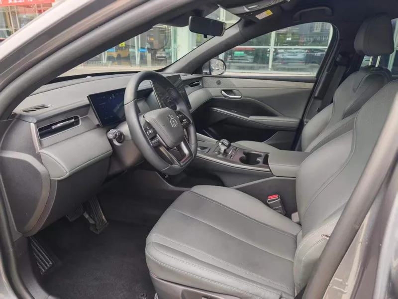 BYD Qin PLUS 2025 Smart Driving Version 510KM Leading Type interior photo 12 BYD Qin PLUS 2025 Smart Driving Version 510KM Leading Type interior photo 12