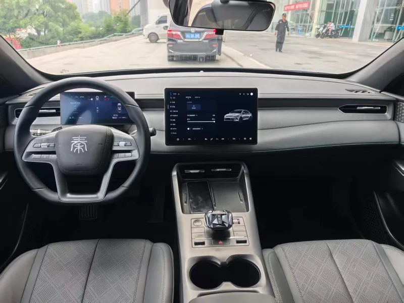 BYD Qin PLUS 2025 Smart Driving Version 510KM Leading Type interior photo 15 BYD Qin PLUS 2025 Smart Driving Version 510KM Leading Type interior photo 15