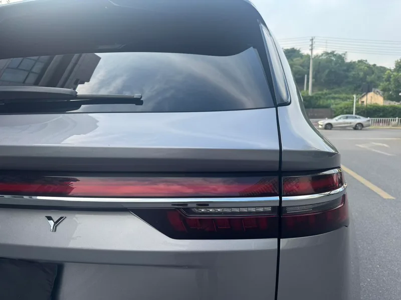 Geely Monjaro 2024 2.0TD High-power automatic two-wheel drive skyline version exterior photo 6 Geely Monjaro 2024 2.0TD High-power automatic two-wheel drive skyline version exterior photo 6