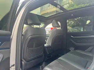 Geely Monjaro 2024 2.0TD High-power automatic two-wheel drive skyline version interior photo 14 Geely Monjaro 2024 2.0TD High-power automatic two-wheel drive skyline version interior photo 14