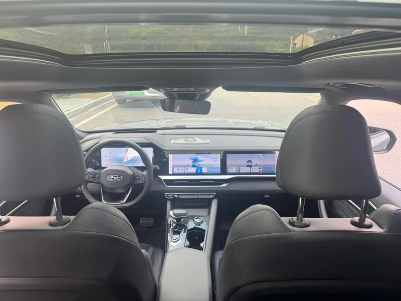 Geely Monjaro 2024 2.0TD High-power automatic two-wheel drive skyline version interior photo 16 Geely Monjaro 2024 2.0TD High-power automatic two-wheel drive skyline version interior photo 16