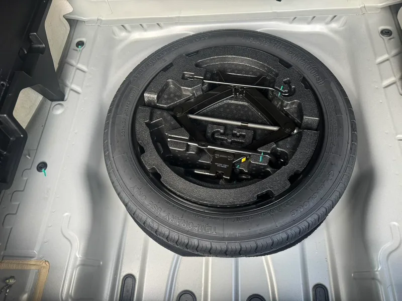 Geely Monjaro 2024 2.0TD High-power automatic two-wheel drive skyline version interior photo 19 Geely Monjaro 2024 2.0TD High-power automatic two-wheel drive skyline version interior photo 19