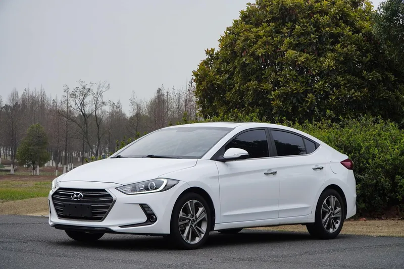 Hyundai Elantra Lingdong 2016 1.6L Inteligente automático De élite exterior foto 1 Hyundai Elantra Lingdong 2016 1.6L Inteligente automático De élite exterior foto 1