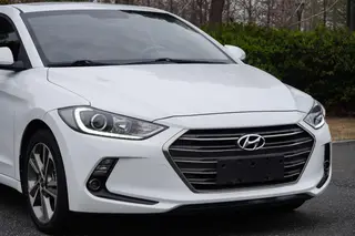 Hyundai Elantra Lingdong 2016 1.6L Inteligente automático De élite exterior foto 4 Hyundai Elantra Lingdong 2016 1.6L Inteligente automático De élite exterior foto 4