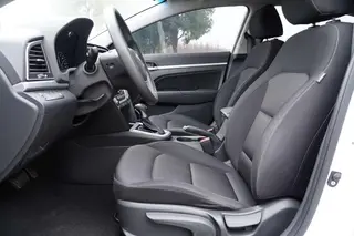 Hyundai Elantra Lingdong 2016 1.6L Inteligente automático De élite exterior foto 5 Hyundai Elantra Lingdong 2016 1.6L Inteligente automático De élite exterior foto 5