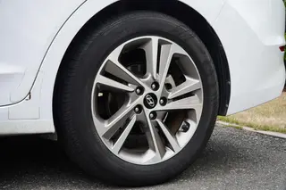Hyundai Elantra Lingdong 2016 1.6L Inteligente automático De élite exterior foto 7 Hyundai Elantra Lingdong 2016 1.6L Inteligente automático De élite exterior foto 7