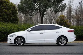 Hyundai Elantra Lingdong 2016 1.6L Inteligente automático De élite exterior foto 8 Hyundai Elantra Lingdong 2016 1.6L Inteligente automático De élite exterior foto 8