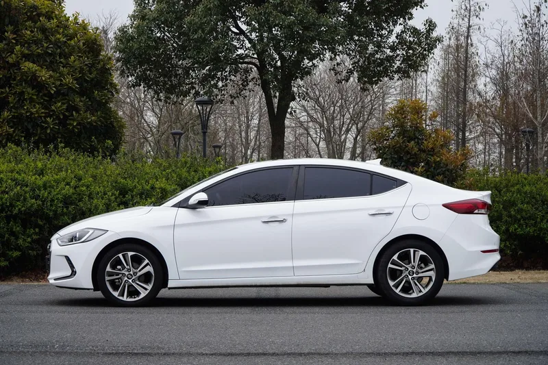 Hyundai Elantra Lingdong 2016 1.6L Inteligente automático De élite exterior foto 8 Hyundai Elantra Lingdong 2016 1.6L Inteligente automático De élite exterior foto 8