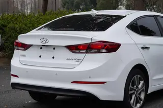 Hyundai Elantra Lingdong 2016 1.6L Inteligente automático De élite interior foto 11 Hyundai Elantra Lingdong 2016 1.6L Inteligente automático De élite interior foto 11