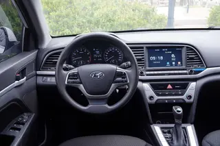 Hyundai Elantra Lingdong 2016 1.6L Inteligente automático De élite interior foto 13 Hyundai Elantra Lingdong 2016 1.6L Inteligente automático De élite interior foto 13