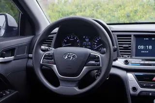 Hyundai Elantra Lingdong 2016 1.6L Inteligente automático De élite interior foto 16 Hyundai Elantra Lingdong 2016 1.6L Inteligente automático De élite interior foto 16