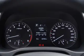 Hyundai Elantra Lingdong 2016 1.6L Inteligente automático De élite interior foto 19 Hyundai Elantra Lingdong 2016 1.6L Inteligente automático De élite interior foto 19