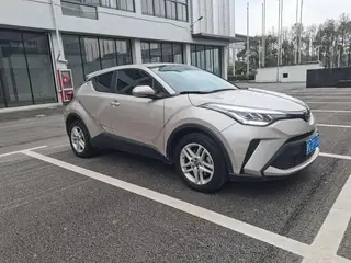 Toyota C-HR 2021 2.0L Comfort Edition exterior photo 3 Toyota C-HR 2021 2.0L Comfort Edition exterior photo 3