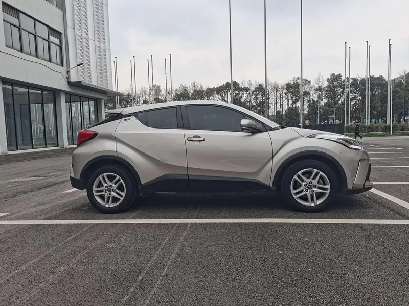 Toyota C-HR 2021 2.0L Comfort Edition exterior photo 4 Toyota C-HR 2021 2.0L Comfort Edition exterior photo 4