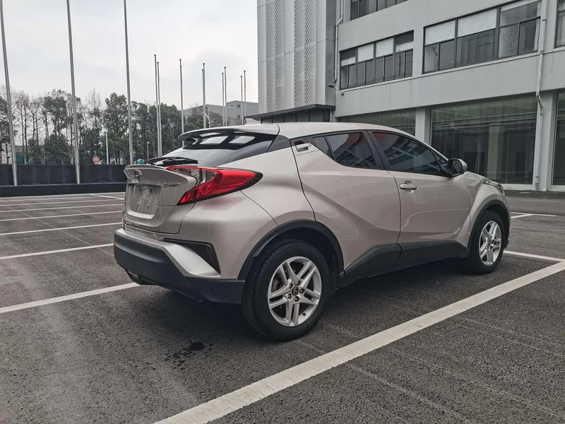 Toyota C-HR 2021 2.0L Comfort Edition exterior photo 5 Toyota C-HR 2021 2.0L Comfort Edition exterior photo 5