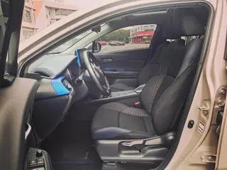 Toyota C-HR 2021 2.0L Comfort Edition interior photo 8 Toyota C-HR 2021 2.0L Comfort Edition interior photo 8