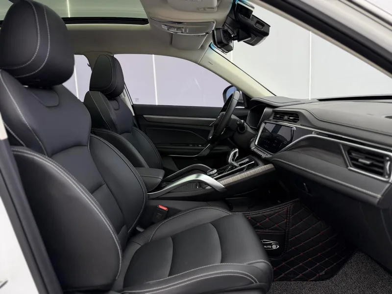 Geely Boyue 2020 1.8TD DCT Sabiduría PRO interior foto 10 Geely Boyue 2020 1.8TD DCT Sabiduría PRO interior foto 10