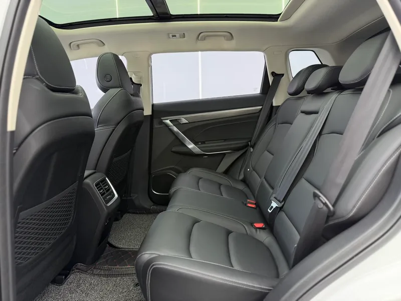Geely Boyue 2020 1.8TD DCT Sabiduría PRO interior foto 11 Geely Boyue 2020 1.8TD DCT Sabiduría PRO interior foto 11