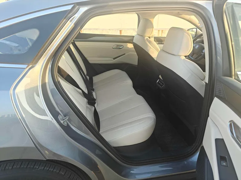 BYD Qin L 2025 545KM Type de transcendance intérieur photo 11 BYD Qin L 2025 545KM Type de transcendance intérieur photo 11