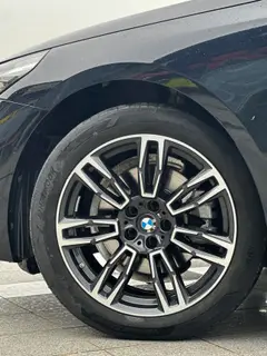 BMW 5 Series 2024 525Li M Sports suit exterior photo 8