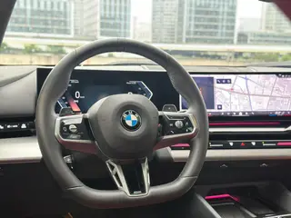 BMW 5 Series 2024 525Li M Sports suit interior photo 10