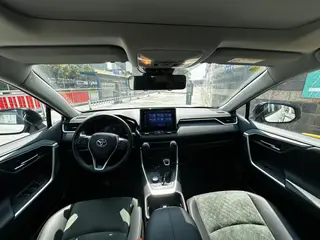 Toyota RAV4 2022 2.0L CVT Four-wheel drive Premium Edition interior photo 6 Toyota RAV4 2022 2.0L CVT Four-wheel drive Premium Edition interior photo 6