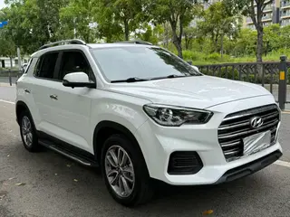 Hyundai ix35 2020 2.0L Automatic two-wheel drive Zhiyong Enjoyment Edition exterior photo 3 Hyundai ix35 2020 2.0L Automatic two-wheel drive Zhiyong Enjoyment Edition exterior photo 3