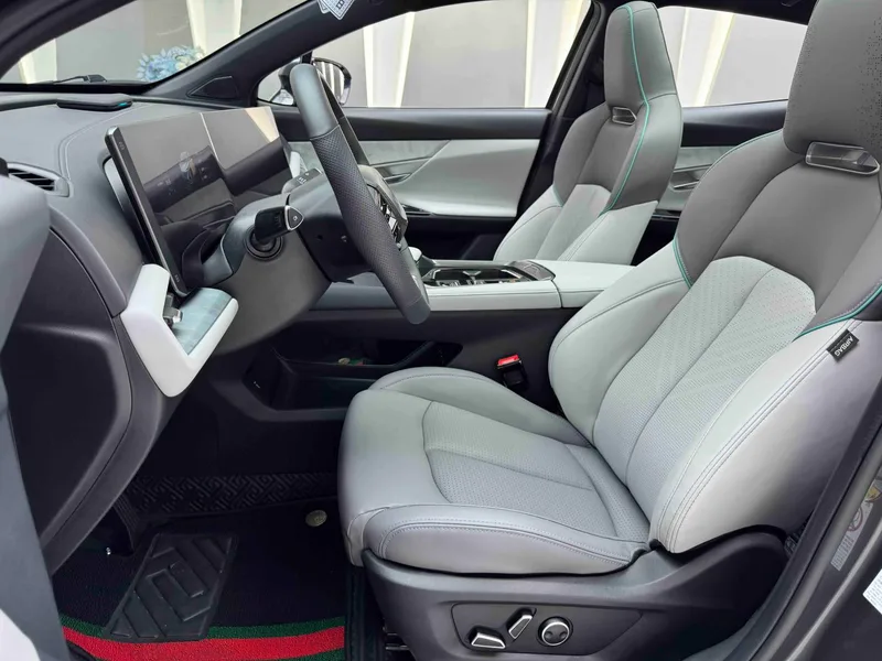 Changan UNI-T 2023 Second generation 1.5T Flagship interior photo 14 Changan UNI-T 2023 Second generation 1.5T Flagship interior photo 14