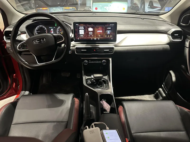 Geely Coolray 2021 240T DCT Edición de platino interior foto 7 Geely Coolray 2021 240T DCT Edición de platino interior foto 7