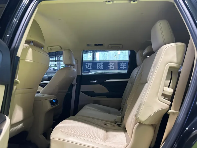 Toyota Highlander 2021 2.0T Four-wheel drive Elite Edition 7 seat interior photo 16 Toyota Highlander 2021 2.0T Four-wheel drive Elite Edition 7 seat interior photo 16