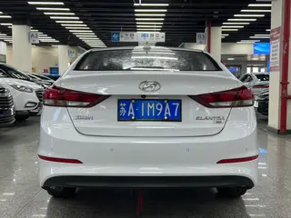 Hyundai Elantra Lingdong 2016 1.6L Inteligente automático Modelo insignia interior foto 11 Hyundai Elantra Lingdong 2016 1.6L Inteligente automático Modelo insignia interior foto 11