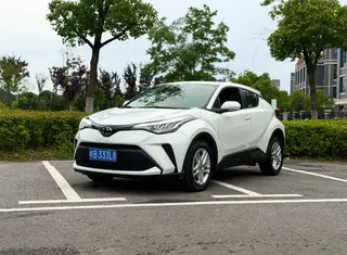 Toyota C-HR 2022 2.0L Version leader