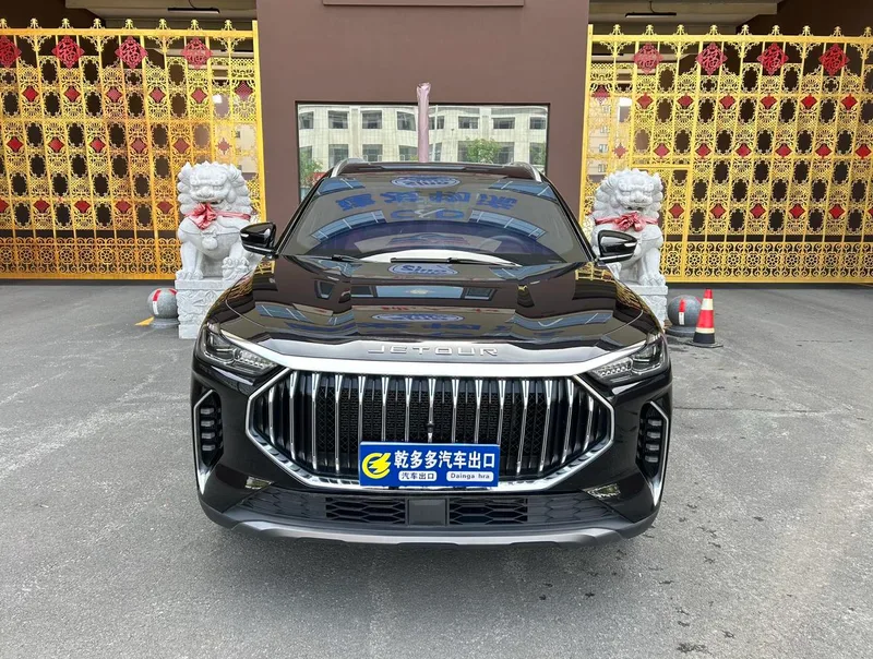 Jetour X70 PLUS 2023 1.5T DCT Brave person PLUS 5 seat exterior photo 3 Jetour X70 PLUS 2023 1.5T DCT Brave person PLUS 5 seat exterior photo 3