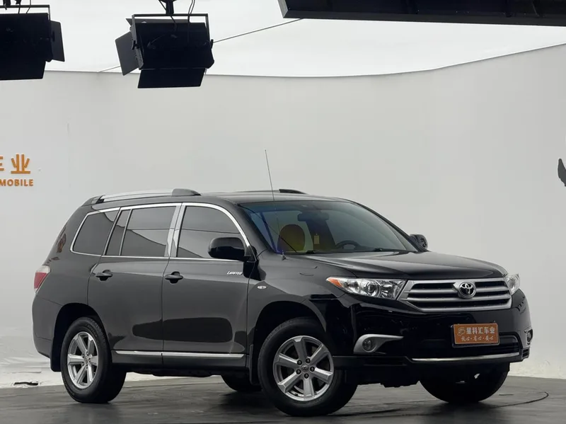 Toyota Highlander 2012 2.7L Два привода 7 Элитная версия экстерьер фото 2 Toyota Highlander 2012 2.7L Два привода 7 Элитная версия экстерьер фото 2