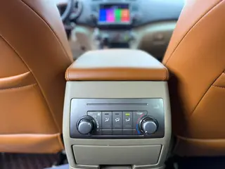 Toyota Highlander 2012 2.7L Два привода 7 Элитная версия экстерьер фото 6 Toyota Highlander 2012 2.7L Два привода 7 Элитная версия экстерьер фото 6