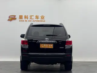 Toyota Highlander 2012 2.7L Два привода 7 Элитная версия интерьер фото 12 Toyota Highlander 2012 2.7L Два привода 7 Элитная версия интерьер фото 12